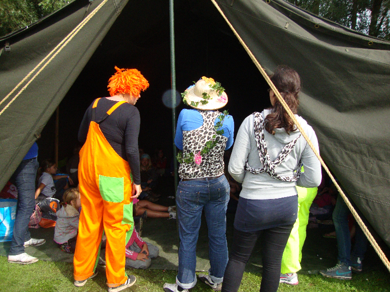 BSO kamp clown in de tent